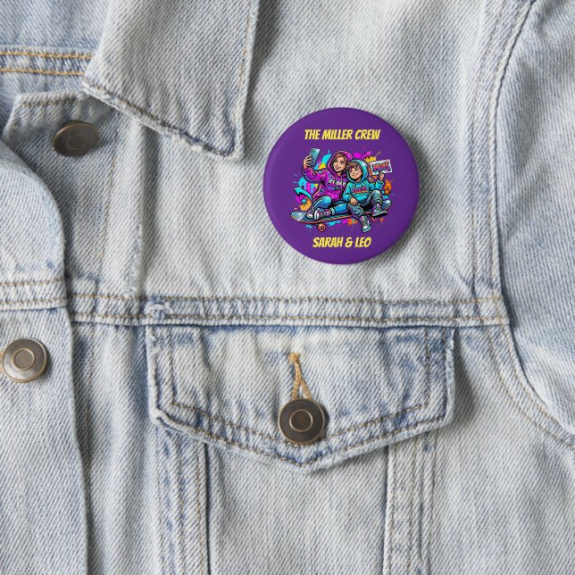 Badge Rond 5 Cm Épingle Graffiti Violet Patineur Mère Fils (En situation)