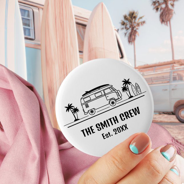 Badge Rond 5 Cm Équipage de Surfeur de Vieille Fourgonnette (Vintage Van Life Surfer Crew Button ©Susanne Sachers - Sunny Wanderlust 🌞✈️)