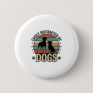 Badge Rond 5 Cm Facilement distrait par les chiens Design silhouet