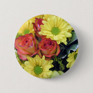 Badge Rond 5 Cm Faisceaux jaunes et roses rouges