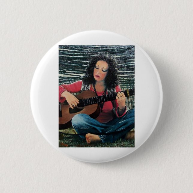 Badge Rond 5 Cm Femme Jouant De La Musique Avec Guitare Acoustique (Devant)