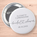 Badge Rond 5 Cm Fête des mariées cardiaque minimale moderne simple<br><div class="desc">Ce design simple et moderne est composé de sans serif et de typographie cursive ludique avec des coeurs de doodle. Idéal pour les faveurs de la fête de la mariée mariage.</div>