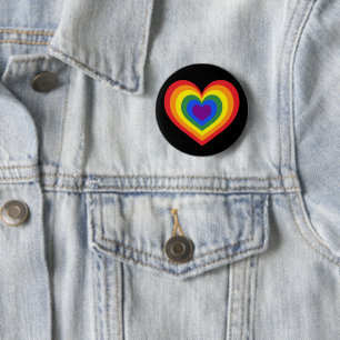 Badge Rond 5 Cm Fierté LGBTQ Coeur arc-en-ciel sur noir