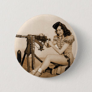 Badge Rond 5 Cm Fille aux machines rétro vintage femme
