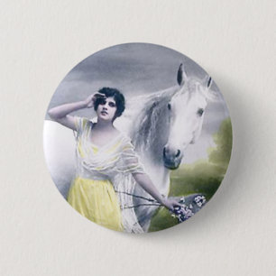 Badge Rond 5 Cm fille victorienne avec cheval blanc