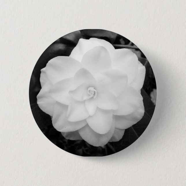 Badge Rond 5 Cm Fleur blanche. (Noir et blanc) (Devant)