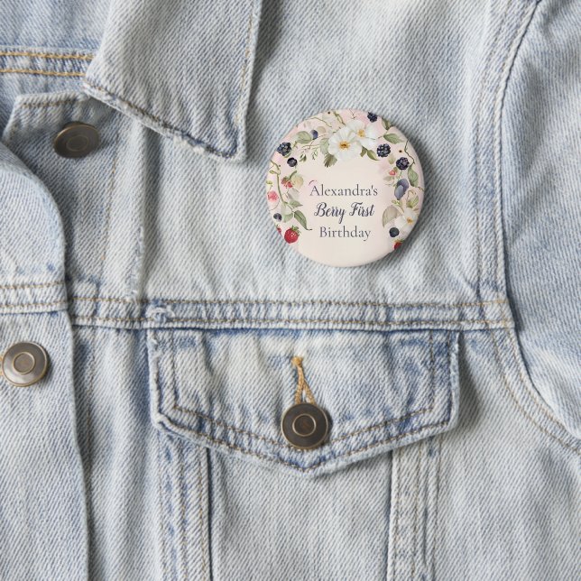 Badge Rond 5 Cm Fraise Berry 1ère fête d'anniversaire (En situation)