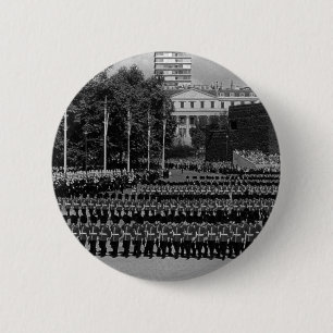 Badge Rond 5 Cm Gardes d'Angleterre vintage marchant au ralenti