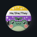 Badge Rond 5 Cm Grenouille à drapeau non binaire Pronoun personnal<br><div class="desc">Célébrez l'amour,  la diversité et la magie de la nature avec cette mignonne grenouille LGBT ! 🌈 🐸 Portez votre fierté du style en arborant ce design sur les vêtements ou les accessoires.</div>