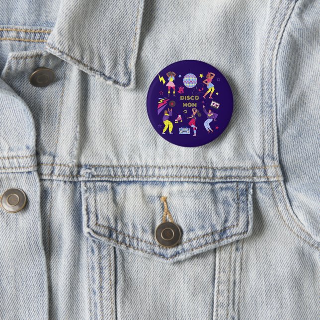 Badge Rond 5 Cm Groovy Disco Party Rétro 80 Maman Violet (En situation)