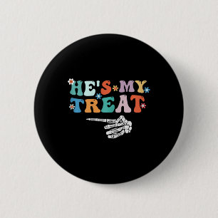 Badge Rond 5 Cm Groovy Il est mon squelette de la main Halloween C