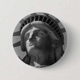 Badge Rond 5 Cm Gros plan noir et blanc Statue de la Liberté