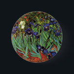 Badge Rond 5 Cm Irises de Vincent van Gogh, Jardin Vintage<br><div class="desc">Irises (1889) de Vincent van Gogh est une peinture vintage à fleurs de paysage de post impressionnisme d'art, représentant un jardin aux iris à barbe violet poussant par des pavots orange. Une seule fleur d'iris blanc fleurit au bord. À propos de l'artiste : Vincent Willem van Gogh (1853-1890) fut l'un...</div>