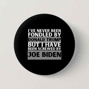 Badge Rond 5 Cm Jamais Été Fondé Par Donald Trump, Mais Mis En Scè