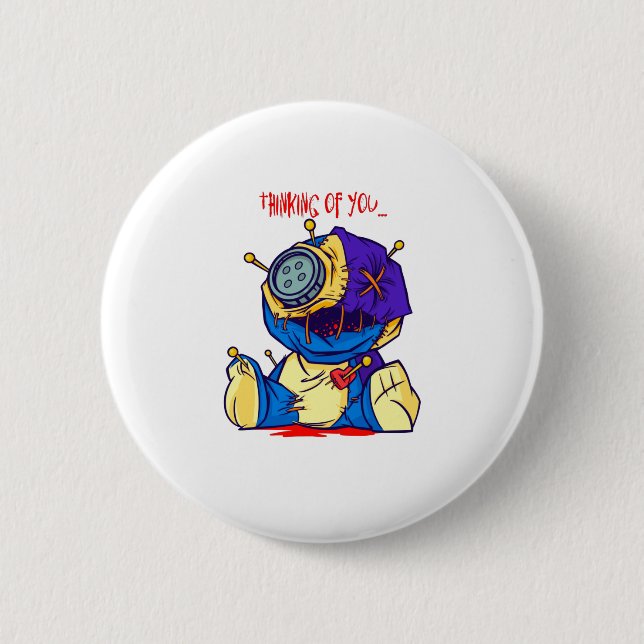 Badge Rond 5 Cm Jouet Voodoo Effrayant - À TES PENSÉES (Devant)