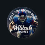 Badge Rond 5 Cm Joueur de football personnalisé photo Esprit école<br><div class="desc">Ce cool customisé bouton esprit photo du joueur de football de lycée comprend la typographie blanche de votre équipe et le nom du joueur. Personnalisez avec le type de mascotte à travers la photo de l'athlète.</div>