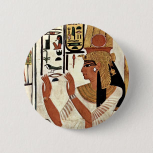 Badge Rond 5 Cm La Reine Nefertari dans la position de prière par