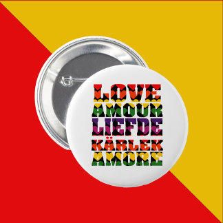 Badge Rond 5 Cm L'amour dans de nombreuses langues Coeurs Arc-en-c