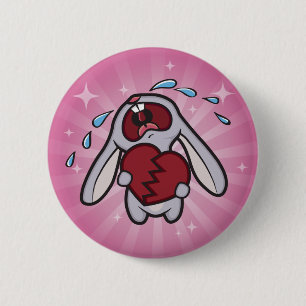 Badge Rond 5 Cm Lapin Hearted cassé avec le bouton rose de rayon