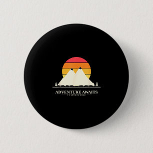 Badge Rond 5 Cm L'aventure attend le coucher du soleil rétro monta
