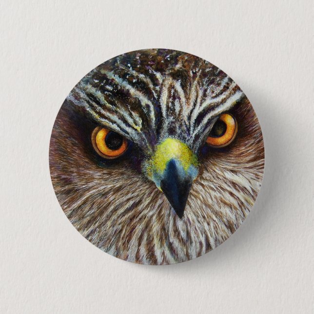 Badge Rond 5 Cm Le faucon observe le bouton (Devant)