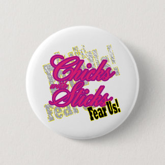 Badge Rond 5 Cm Les poussins avec des bâtons nous craignent