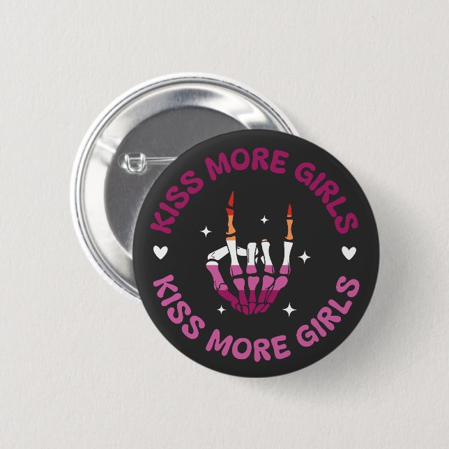 Badge Rond 5 Cm Lesbian Pride Kiss Plus de filles (Devant & derrière)