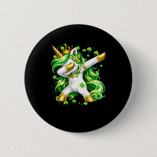 Badge Rond 5 Cm Licorne en train de faire le dab sur un trèfle jou