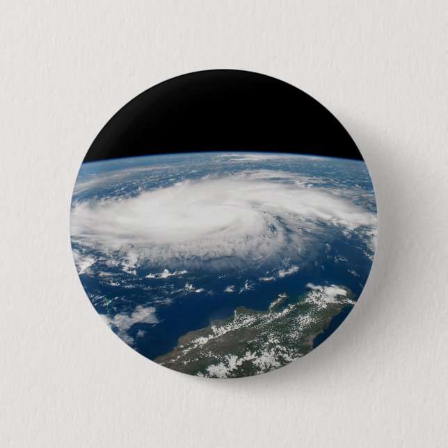 Badge Rond 5 Cm L'Ouragan Dorian Au-Dessus De L'Océan Atlantique. (Devant)