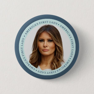 Badge Rond 5 Cm Madame Button d'ATOUT de Melania première
