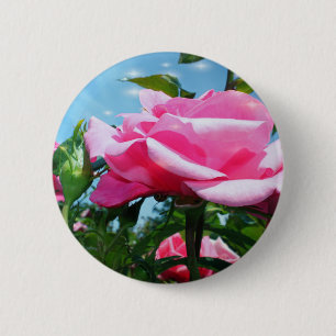 Badge Rond 5 Cm Magnifique rose rose dans un ciel bleu. Photograph