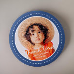Badge Rond 5 Cm Merci Pour Venir Préppy Moderne Photo Personnalisé<br><div class="desc">Ce design simple et moderne est composé de typographie serif et d'ajouter une photo personnalisée."Merci pour venir à ma fête" sur votre photo personnalisée. Parfait pour les fêtes d'anniversaire,  les cadeaux,  les sacs cadeaux,  les anniversaires ou toute autre fête!</div>