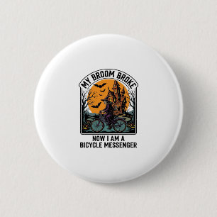 Badge Rond 5 Cm Messager à Vélo Halloween Drôle Balai de Sorcière