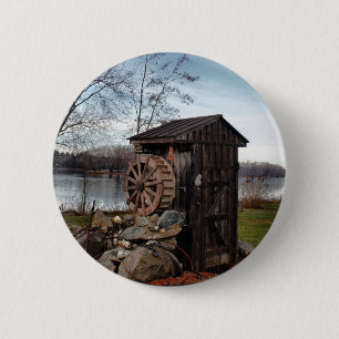 Badge Rond 5 Cm Milling about the old outhouse