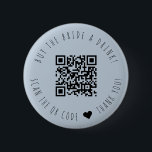 Badge Rond 5 Cm Minimaliste Acheter L'Épouse A Boire Code QR Bouto<br><div class="desc">Design moderne et élégant imprimé Minimaliste Acheter L'Épouse A Drink QR Code bouton qui peut être customisé avec votre texte. Cliquez sur le bouton "Customiser" et utilisez notre outil de conception pour modifier ce modèle. Découvrez le magasin Graphic Art Design pour d'autres produits qui correspondent à ce design !</div>