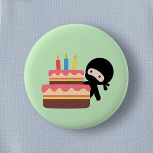 Badge Rond 5 Cm Minuscule Ninja derrière le gâteau d'anniversaire