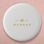 Badge Rond 5 Cm Monogram or gray | Minimaliste Elegant Moderne<br><div class="desc">A simple stylish custom monogram design in a gold minimalable typographiy on an elegant minimum taupe gray background. The monogram initials and name can easily be personalized along with the feature line to make a design as unique as you are! Le parfait poison de l'accessoire pour un instant.</div>