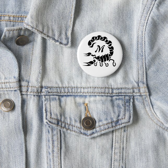 Badge Rond 5 Cm Monogramme de scorpion noire de la tribu (En situation)