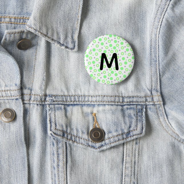 Badge Rond 5 Cm Monogramme Vert Crème Gris Points Polka (En situation)
