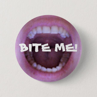 BADGE ROND 5 CM MORDEZ-MOI !