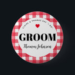 Badge Rond 5 Cm Nom de la chambre de Mariage campagnard rouge En v<br><div class="desc">Une façon amusante d'aider une famille de mixeurs à savoir qui est, ces broches de marque rouge et blanc en vichy plaid de mariage sont un ajout facile aux sacs d'accueil invités, les tables d'entrée de dîner répétition, les cadeaux de fête de fiançailles et plus encore. Donne-en un au marié,...</div>