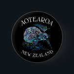 BADGE ROND 5 CM NOUVELLE ZÉLANDE KIWI PAUA 6 CM ROND<br><div class="desc">Kiwi néo-zélandais classique aux couleurs vives de la coquille de Paua. RECHERCHER 'MADJACK' POUR LES VARIATIONS DE CE DESIGN</div>
