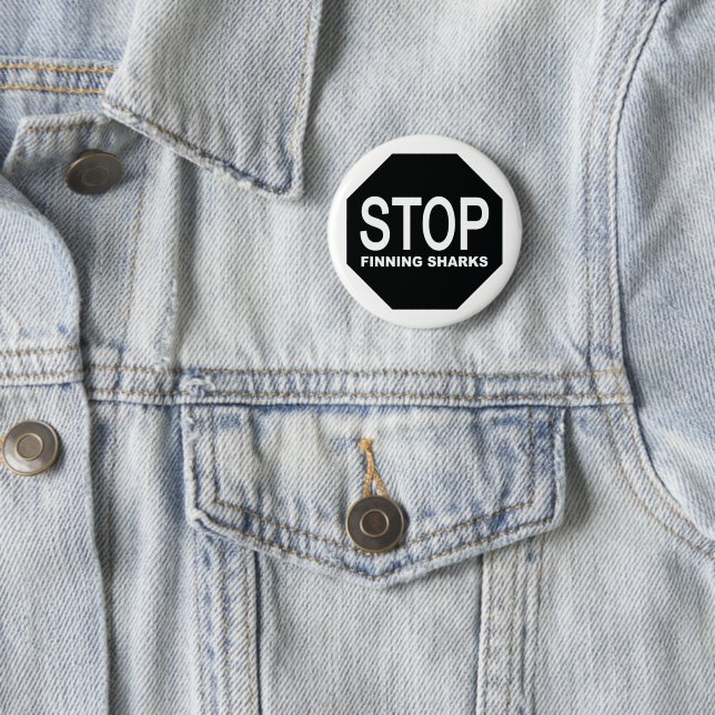 Badge Rond 5 Cm Panneau Arrêter la recherche de requins (En situation)