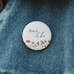 Badge Rond 5 Cm Papa Fleur sauvage Coloré À Être<br><div class="desc">Ce bouton fleur sauvage coloré est parfait pour votre baby shower d'été simple, lunatique et boho. Les fleurs aux couleurs vives, rose, jaune, orange et or donnent à ce produit l'impression d'un jardin de printemps hippie vintage, élégant et minimaliste. Le design moderne est artistique et délicat, représentant une prairie terrestre...</div>