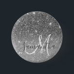 Badge Rond 5 Cm Parties scintillant gris moderne éclabousser Nom p<br><div class="desc">Présentant l'exquise Parties scintillant moderne gris avec produit Nom personnalisé, une combinaison étonnante de design contemporain et d'élégance personnalisée. Ce produit présente une toile de fond captivante dans une teinte moderne de gris, exubérant sophistication et style. La couleur sobre mais chic ouvre la voie à l'étincelle fascinante de la parties...</div>