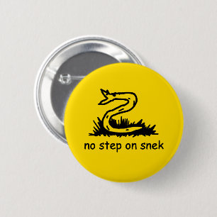 Badge Rond 5 Cm Pas de pas sur les mèmes de serpent Gadsden parodi