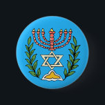 Badge Rond 5 Cm Persian Magen David Menorah<br><div class="desc">Cette image a été adaptée à partir d'un carrelage juif perse antique et présente une menorah avec un Magen David (Étoile de David) encadré de branches d'olivier. Les imperfections de l'image originale peinte à la main ont été conservées.</div>