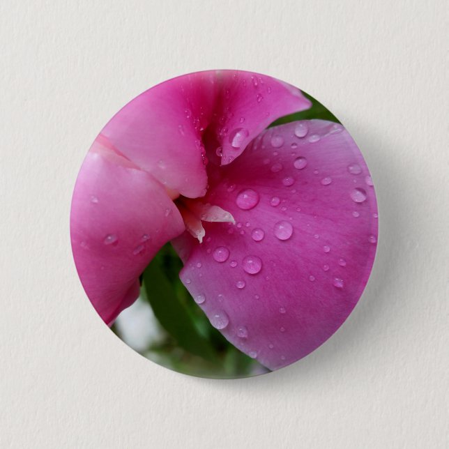 Badge Rond 5 Cm pétale perdue sous la pluie (Devant)