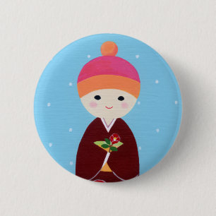 Badge Rond 5 Cm Poupée de Kokeshi avec le camélia