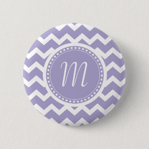 Badge Rond 5 Cm Pourpre de monogramme de Chevron rétros et blanc